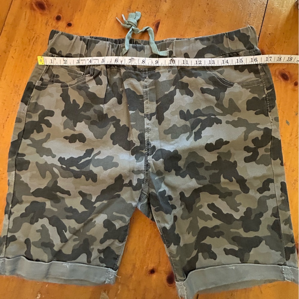 Women’s Camouflage Shorts - Picture 7 of 9
